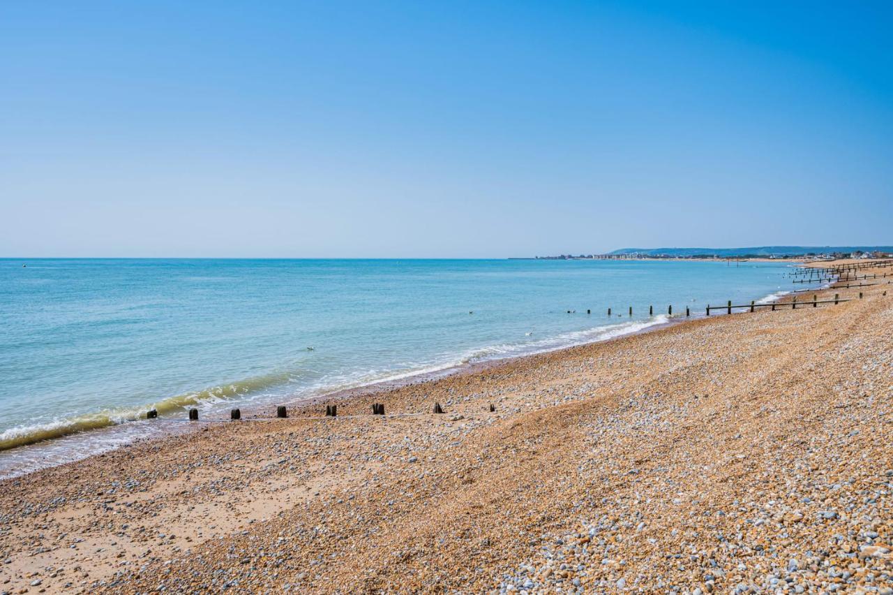 Pebble Paradise Beachfront Family Getaway Pevensey Eksteriør billede